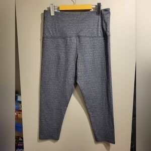NEW- Tuff Veda Women's Capris Leggings, Size Large (30)